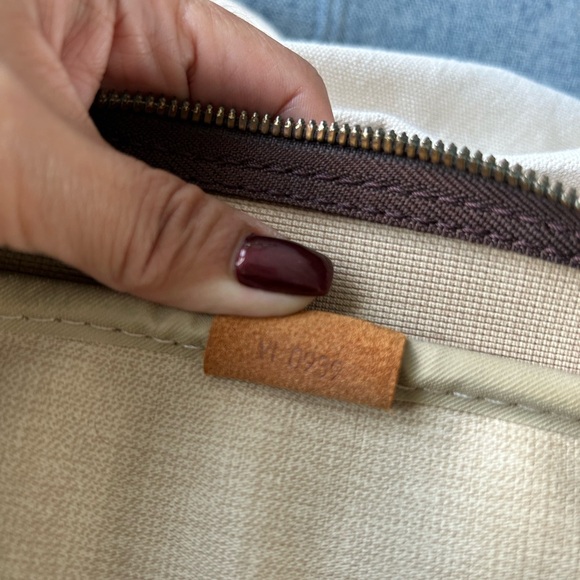 Louis Vuitton Deuville - Picture 4 of 13